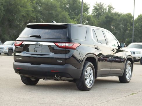 Used 2019 Chevrolet Traverse LS FWD image 7