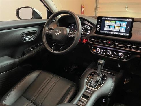 Used 2024 Honda HR-V EX-L image 10