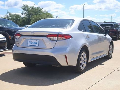 Used 2026 Toyota Corolla LE FWD image 5
