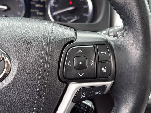 Used 2019 Toyota Highlander XLE image 33