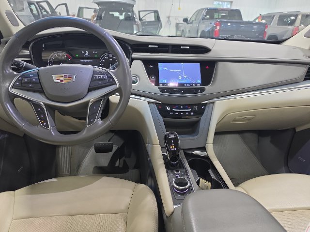 Used 2021 Cadillac XT5 Premium Luxury AWD/4WD image 4