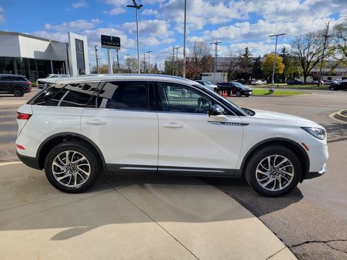 Certified 2022 Lincoln Corsair AWD w/ Equipment Group 101A image 2