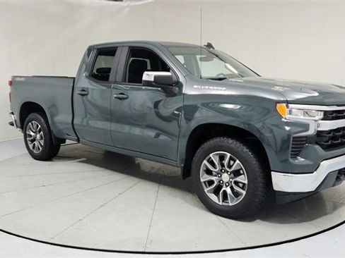 Used 2025 Chevrolet Silverado 1500 LT image 7