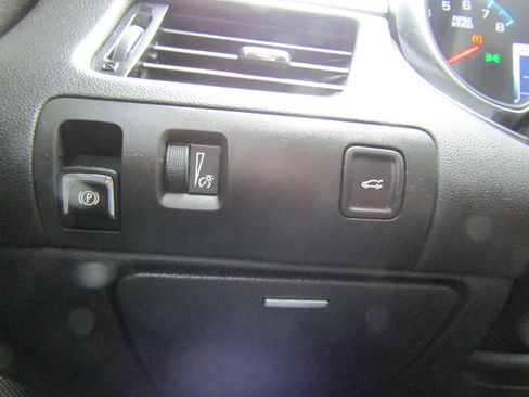 Used 2018 Chevrolet Impala LT image 11