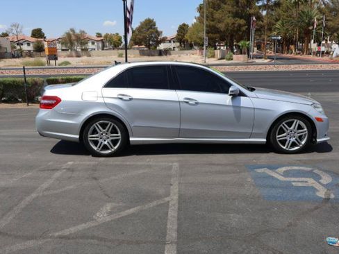 Used 2010 Mercedes-Benz E 350 4MATIC Sedan w/ Premium 2 Pkg image 8