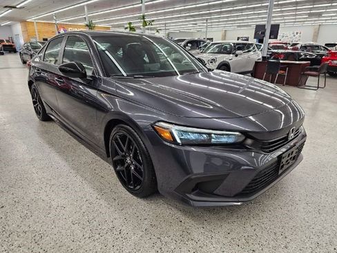 Used 2024 Honda Civic Sport image 3