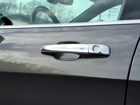 Used 2020 Jeep Grand Cherokee Limited image 18