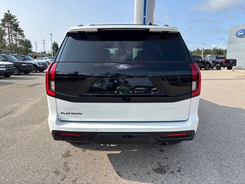 New 2027 Ford Expedition Platinum w/ Stealth Appearance Package AWD/4WD image 4