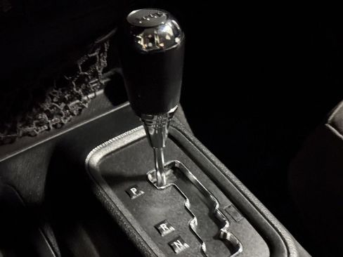 Used 2018 Jeep Wrangler Unlimited Sport S image 16