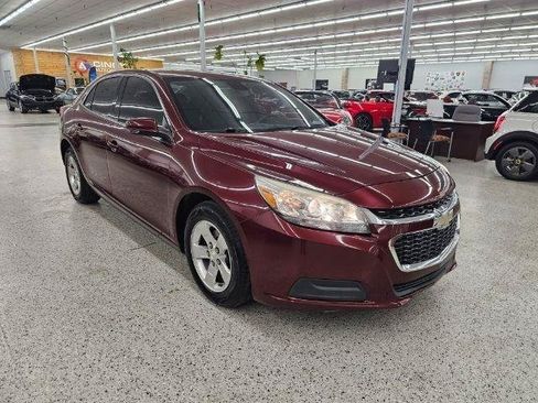 Used 2015 Chevrolet Malibu LT FWD image 4