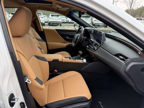 Used 2025 Lexus ES 350 Premium image 15