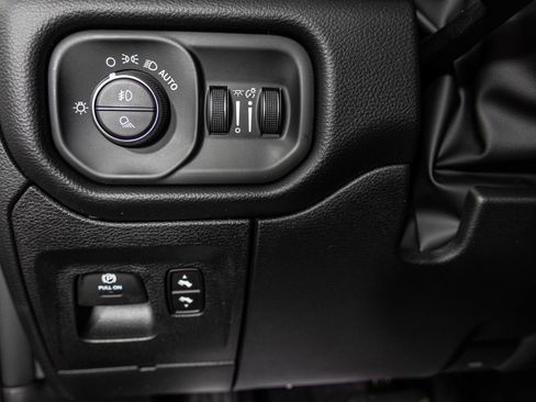 New 2026 RAM 1500 Laramie AWD/4WD image 37