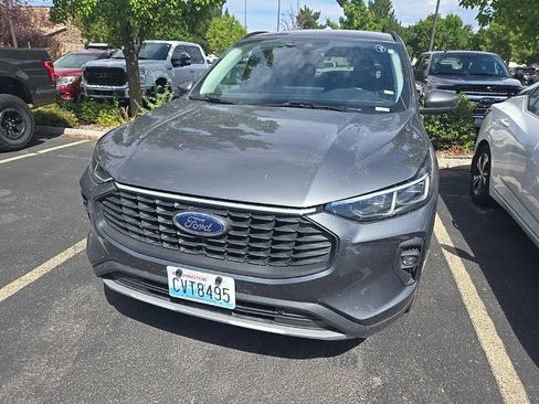 Used 2025 Ford Escape Platinum AWD/4WD image 2