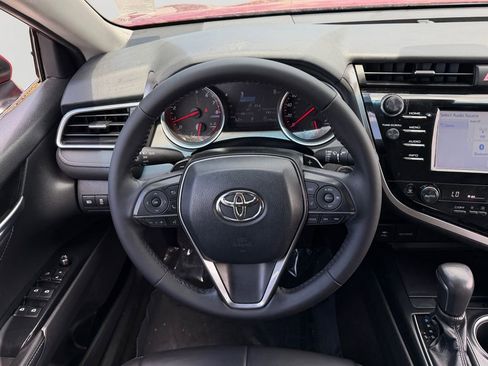 Used 2018 Toyota Camry XSE FWD image 17