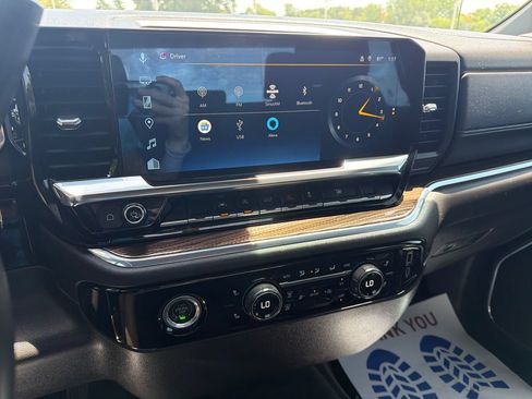 Used 2023 Chevrolet Silverado 1500 LT AWD/4WD image 16