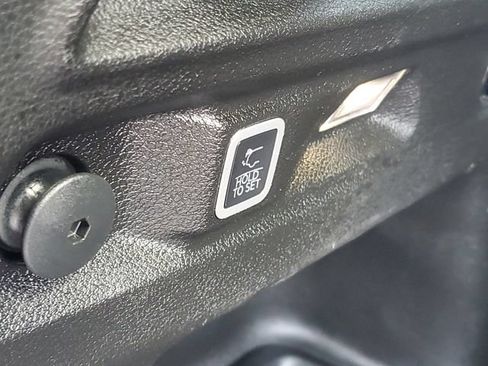 Used 2022 Jeep Grand Cherokee L Laredo AWD/4WD image 9