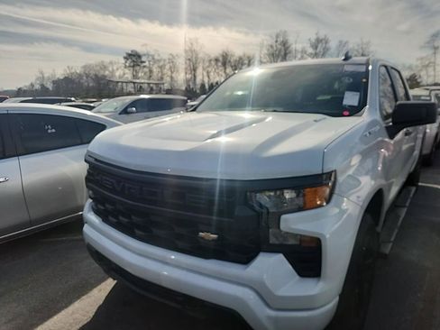 Used 2024 Chevrolet Silverado 1500 Custom image 2