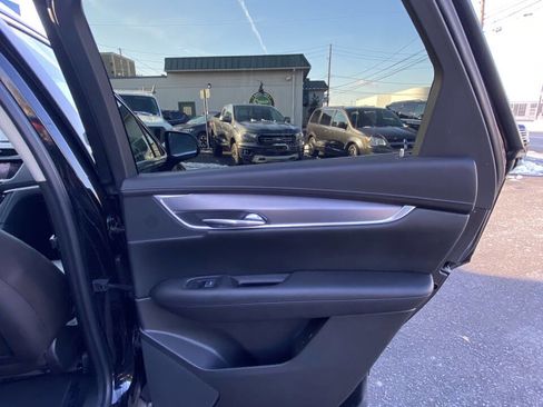 Used 2017 Cadillac XT5 Luxury w/ Driver Awareness Package image 39