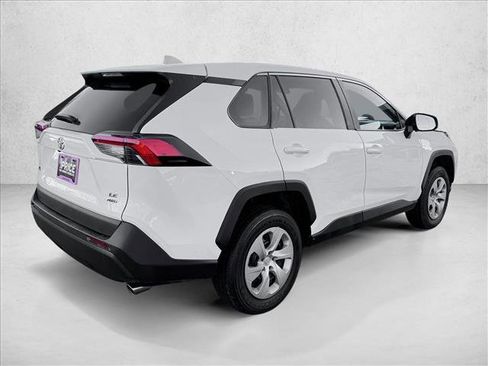 Used 2024 Toyota RAV4 LE AWD/4WD image 7
