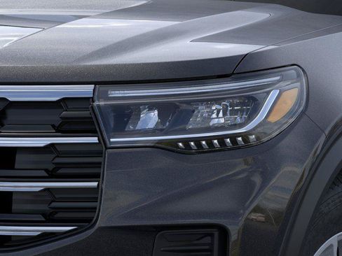 New 2026 Ford Explorer Active RWD image 18