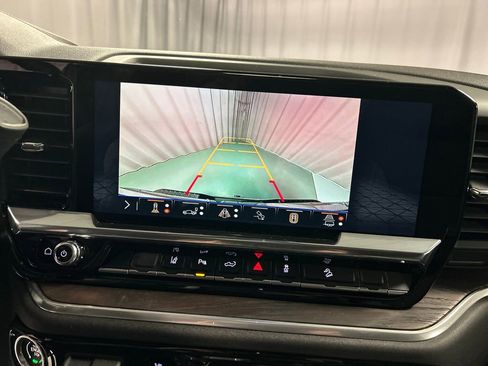 Used 2025 GMC Sierra 2500 SLT w/ SLT Premium Package image 18