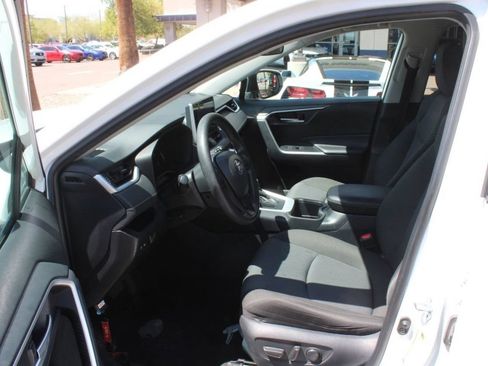 Used 2025 Toyota RAV4 XLE FWD image 12