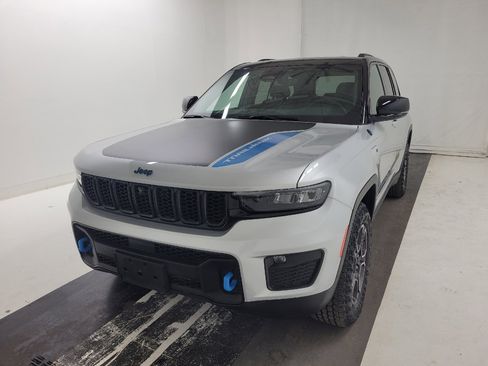 Used 2022 Jeep Grand Cherokee Trailhawk image 15