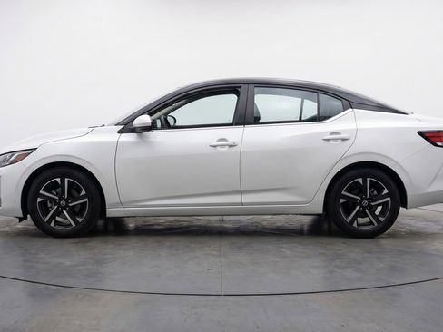 Used 2025 Nissan Sentra SV image 5