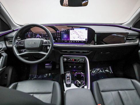 Certified 2025 Audi Q5 2.0T Premium Plus w/ Premium Plus image 12