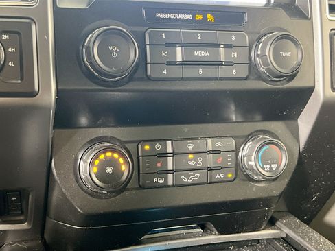 Used 2019 Ford F150 XLT w/ Equipment Group 302A Luxury AWD/4WD image 16