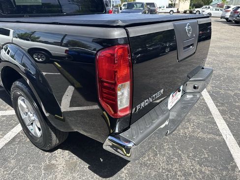 Used 2011 Nissan Frontier SV RWD image 7