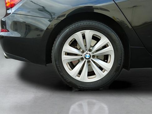 Used 2016 BMW 535i Gran Turismo xDrive image 16