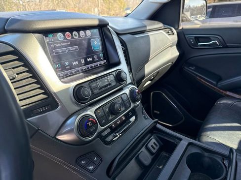 Used 2020 Chevrolet Suburban Premier AWD/4WD image 22