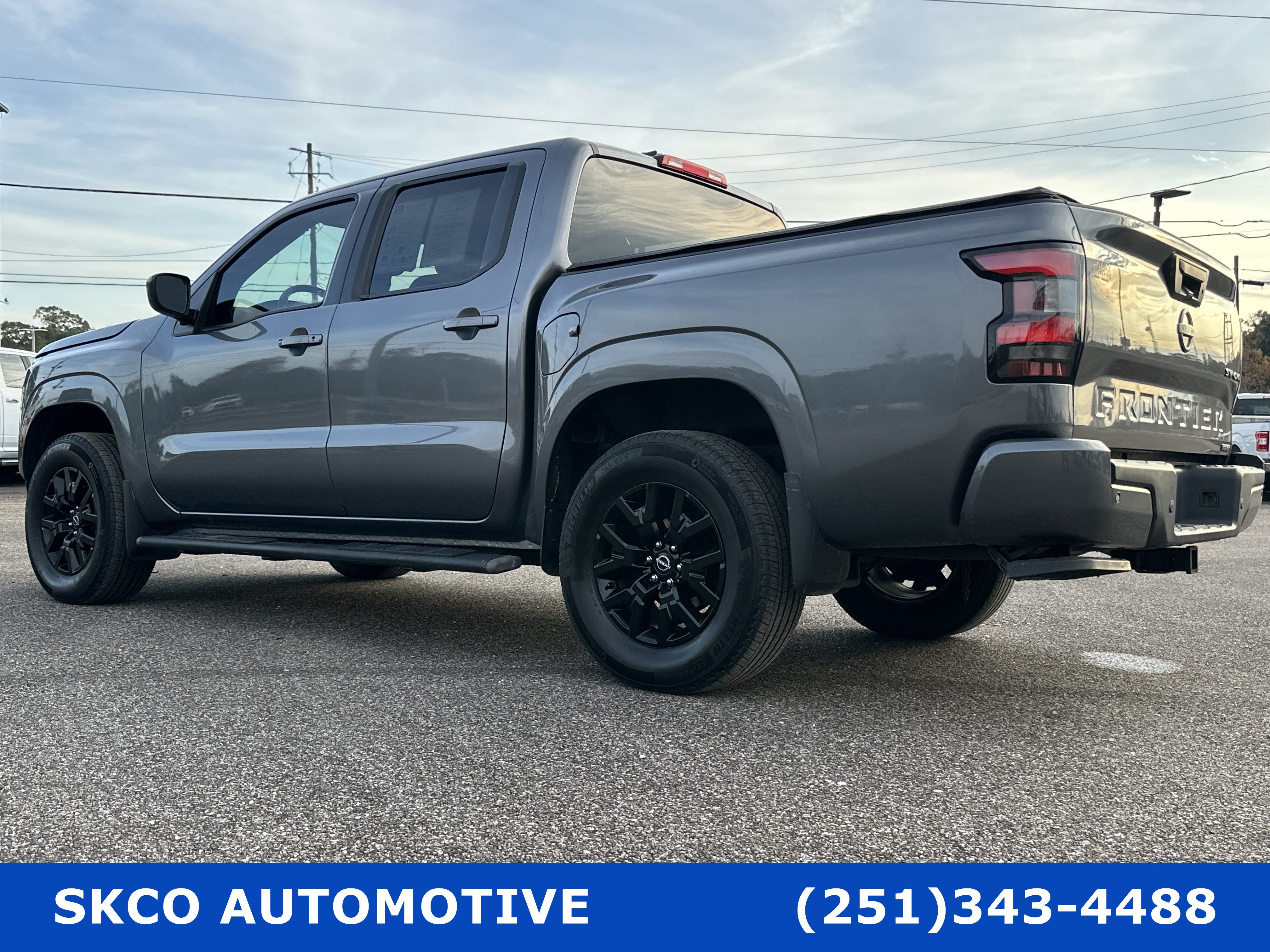 Used 2023 Nissan Frontier SV w/ Midnight Edition Package AWD/4WD image 3