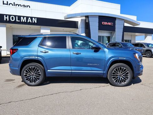 New 2026 GMC Terrain Denali w/ LPO, Floor Liner Package image 2