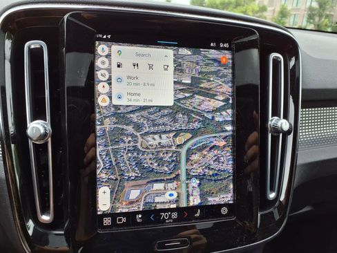 Certified 2023 Volvo XC40 B5 Plus w/ Protection Package Premier image 20