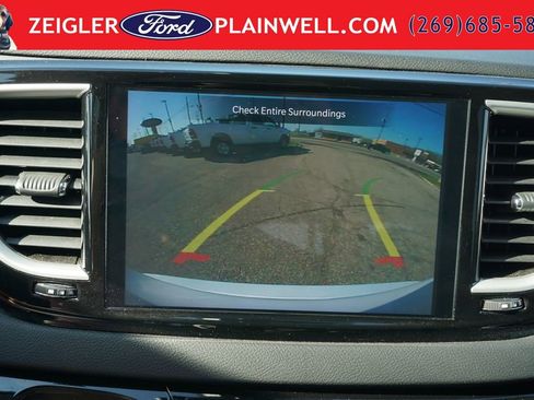 Used 2024 Chrysler Pacifica Touring-L FWD image 21