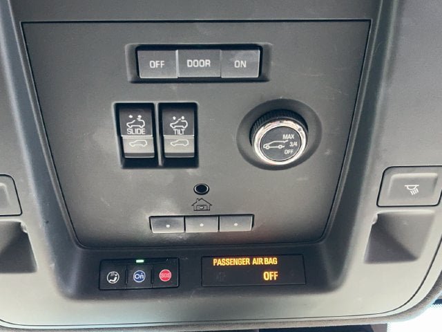 Used 2018 Cadillac Escalade Platinum AWD/4WD image 28