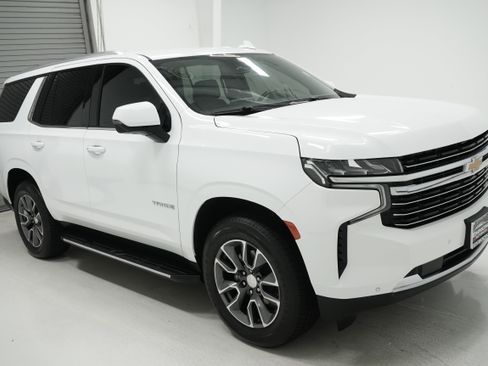 Used 2023 Chevrolet Tahoe LT w/ Luxury Package image 3