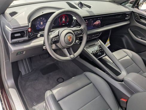 Used 2025 Porsche Macan Electric RWD image 4