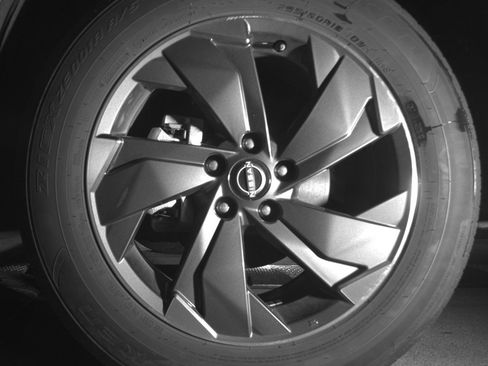 Used 2025 Nissan Rogue SV FWD image 12