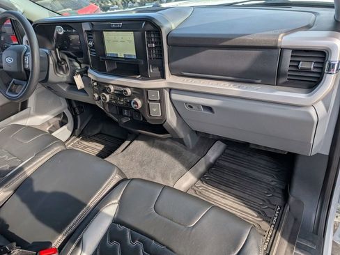 Used 2025 Ford F450 XLT w/ FX4 Off-Road Package image 46