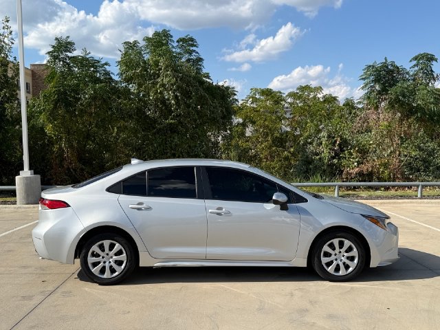 Used 2024 Toyota Corolla LE FWD image 5