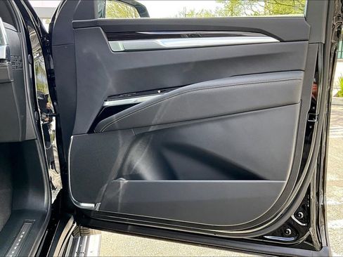 New 2026 Cadillac Escalade Luxury w/ LPO, Floor Liner Package AWD/4WD image 33