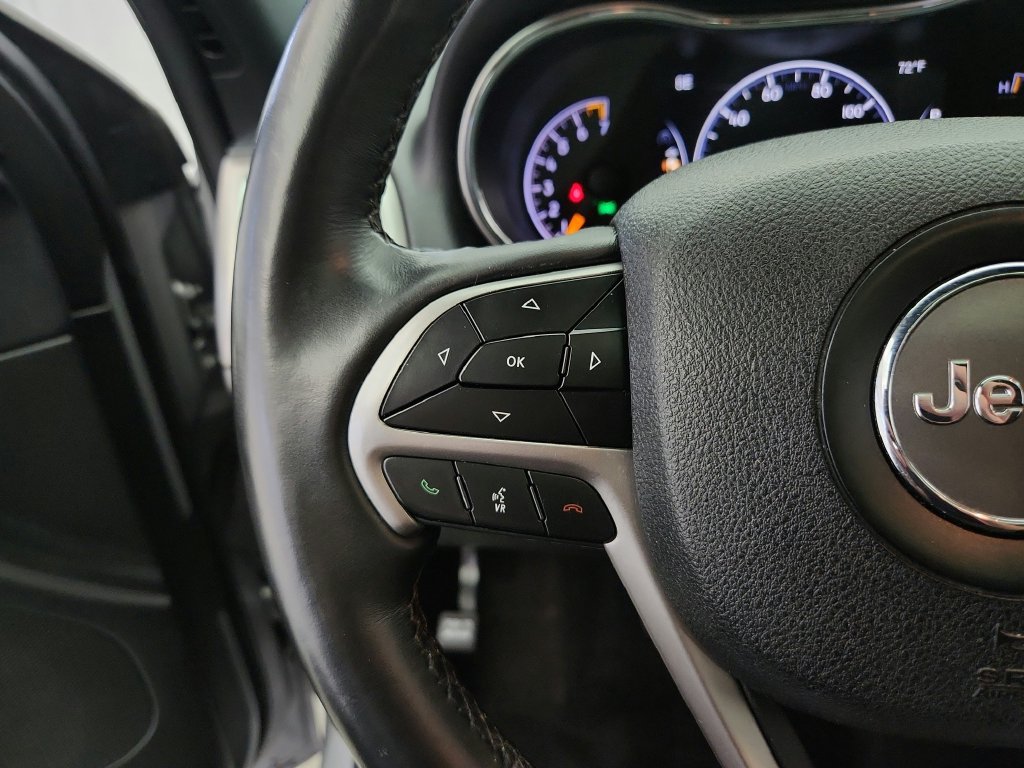Used 2018 Jeep Grand Cherokee Altitude RWD image 23