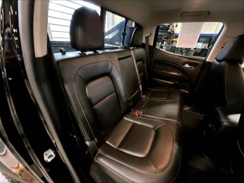 Used 2019 Chevrolet Colorado ZR2 w/ ZR2 Midnight Special Edition image 16