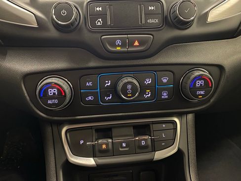 Used 2024 GMC Terrain SLT AWD/4WD image 20