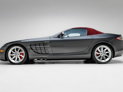 Used 2008 Mercedes-Benz SLR image 12