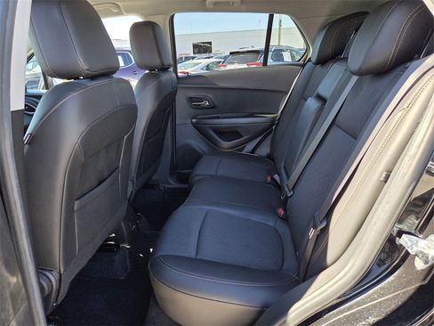 Certified 2022 Chevrolet Trax LT w/ LT Convenience Package image 14