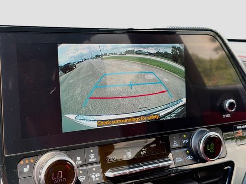 Used 2024 Toyota Highlander XSE AWD/4WD image 14